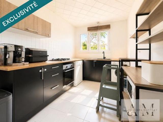 Appartement T3 de 71 m² traversant Est Ouest 12 minutes de l'Eglise Saint Amand