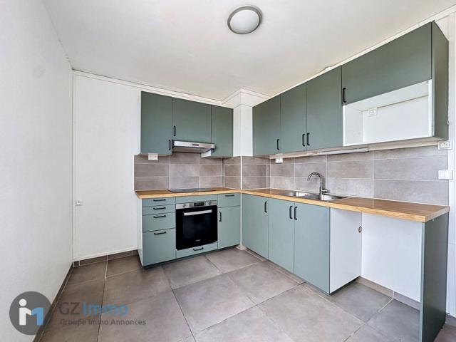 Appartement T3 de 75 m2 avec balcon et place de stationnemen