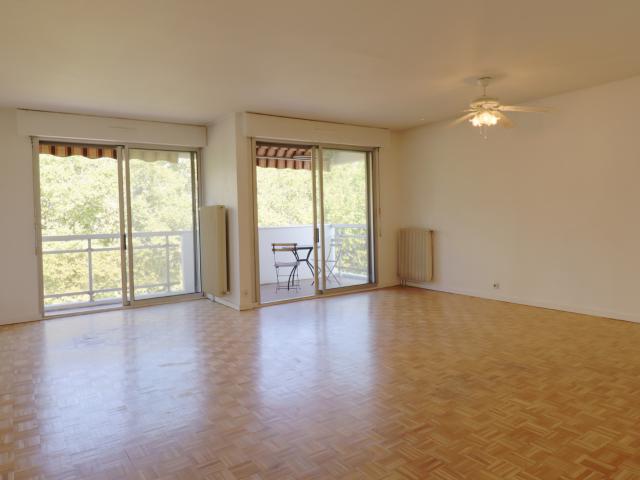 Appartement T3 de 80 m2 en dernier étage avec terrasse