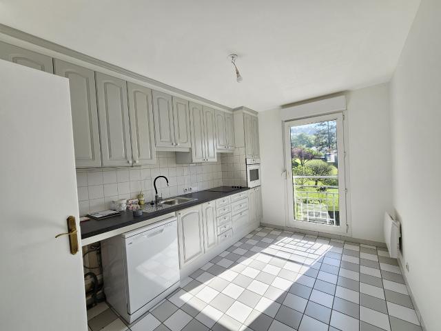 Appartement T3 de 80 m² avec garage et balcon