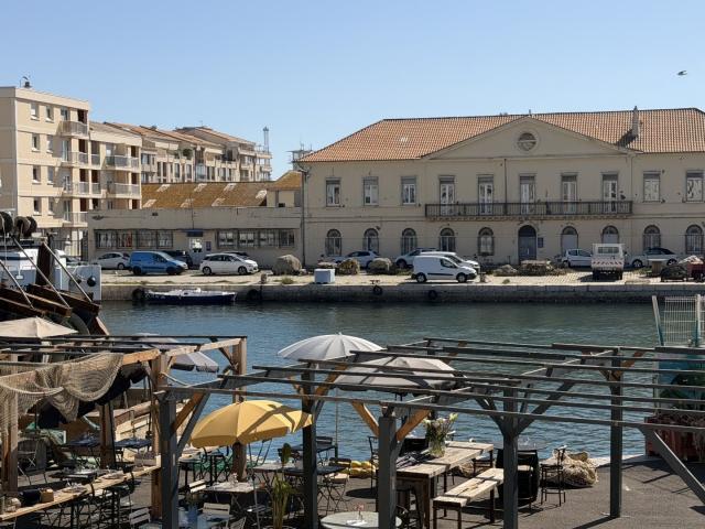 Appartement T3 de 95.70 m² avec une vue sur le canal et le q. 95m² Sète