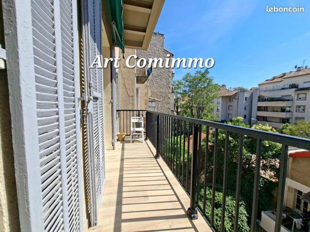 Appartement T3 de caractère Extérieur Cinq Avenues Marseille 4