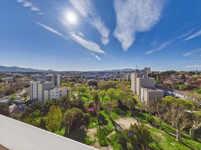 Appartement T3 deux box fermés, deux balcons et vue dégagée