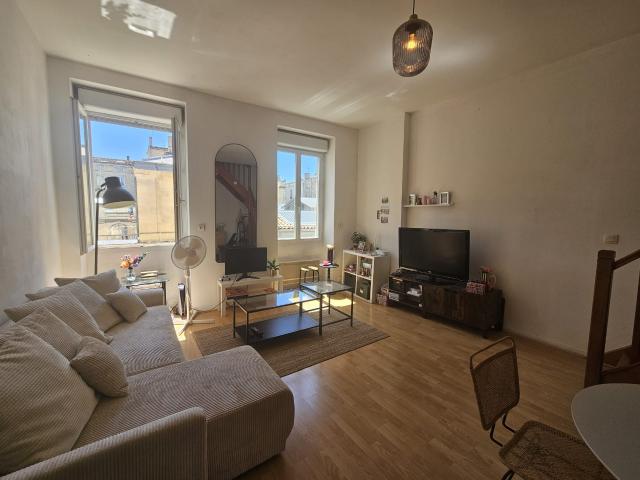 Appartement T3 duplex 47 M2 Bordeaux PEY BERLAND rue Castelmoron
