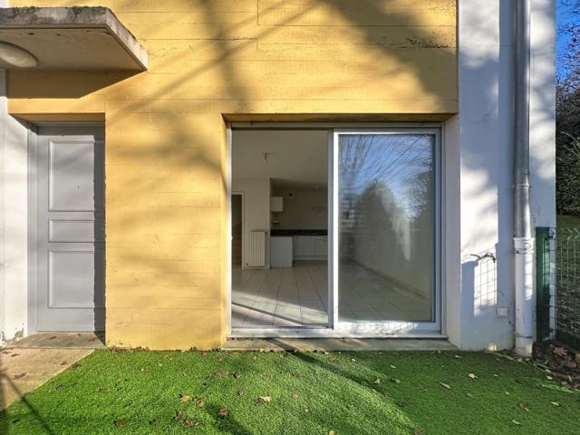 Appartement T3 Duplex en Rez de jardin Garage JASSANS