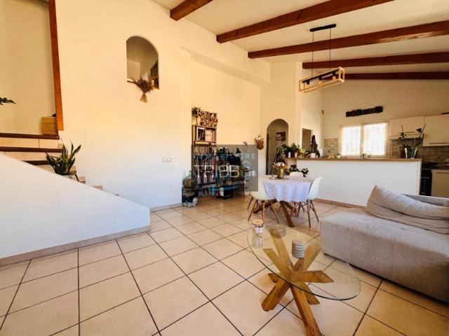 APPARTEMENT T3 Duplex lumineux avec garage et parking PER