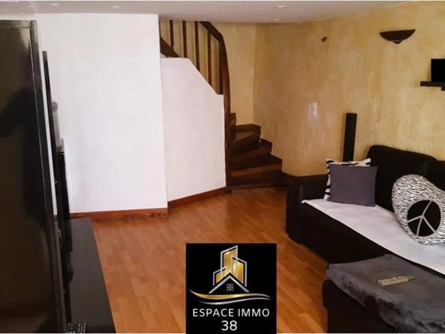 Appartement T3 en triplex – 73 m² – Hyper centre de Vizille 38220