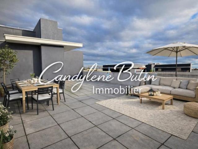 Appartement T3 en attique avec grande terrasse