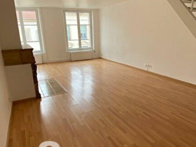 Appartement T3 en duplex cuisine équipée Vieille Ville