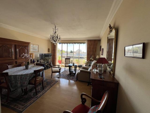 APPARTEMENT T3 EN RESIDENCE PLACE DE LA BRECHE