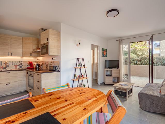 Appartement T3 entièrement rénové avec terrasse d'angle de 4