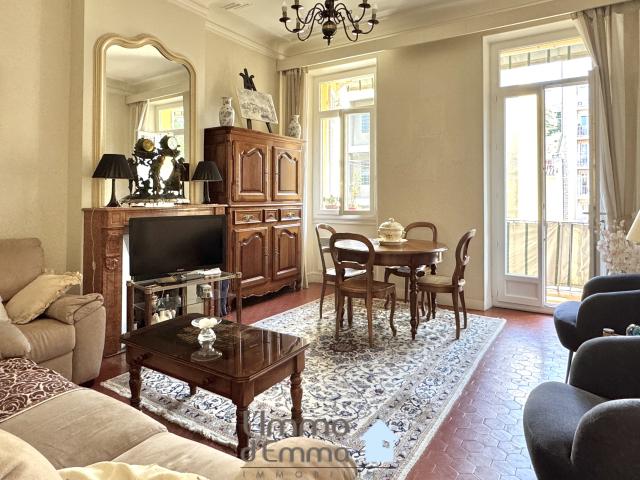 Appartement T3 haussmannien balcon et cave Tellene /Saint Victor