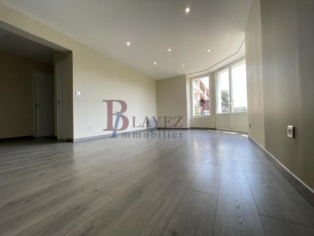 Appartement T3 lumineux avec balcon, cave et parking privatif – Proche centre ville