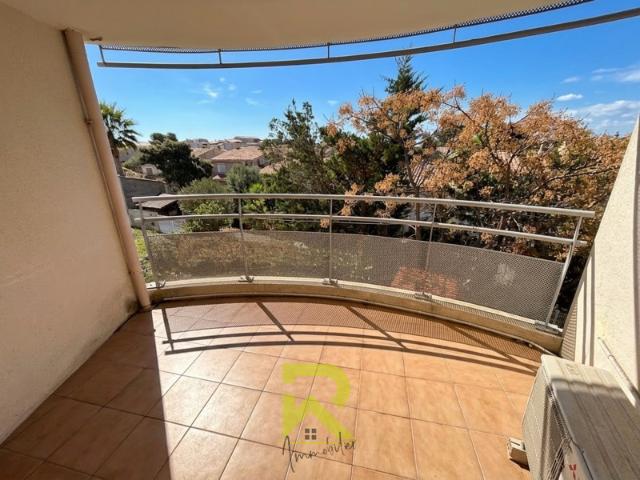 Appartement T3 lumineux avec terrasse, vue arborée et parkin