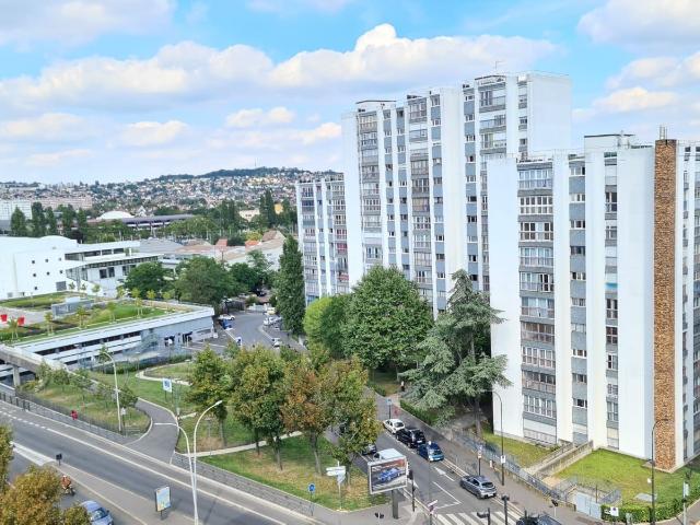 Appartement T3 lumineux, cave et parking Résidence sécurisée