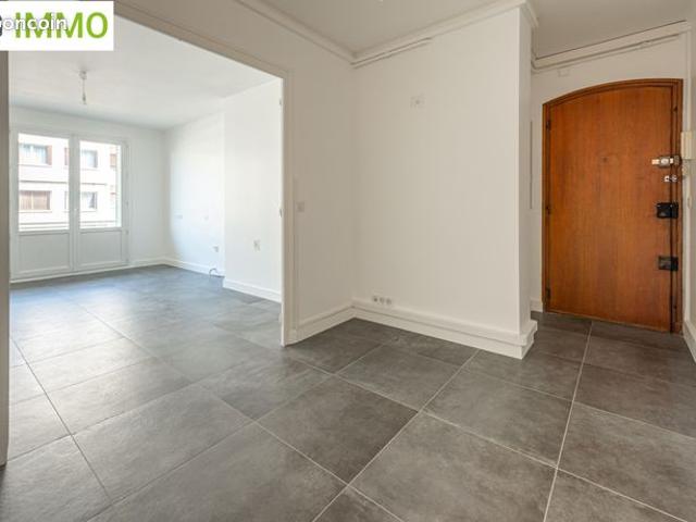 Appartement T3 lumineux | Centre d'Annecy | Balcon