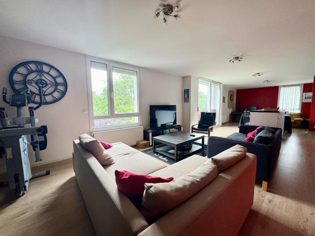 Appartement T3 lumineux de 98 m2 avec garage Résidence sécurisée Villeneuve d'Ascq