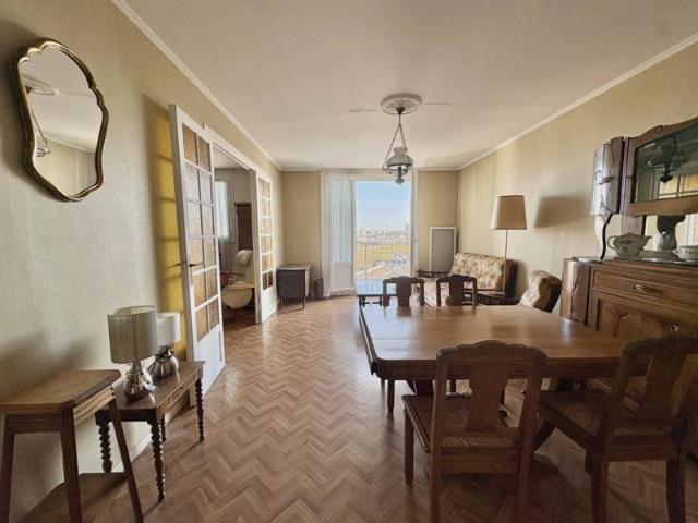 APPARTEMENT T3 LUMINEUX LA RICHE CENTRE