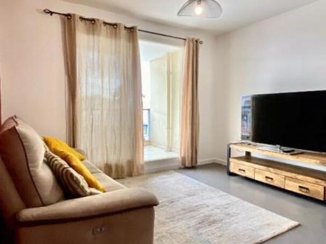 APPARTEMENT T3 MEUBLE 63.32 m² SAINTE CLOTILDE
