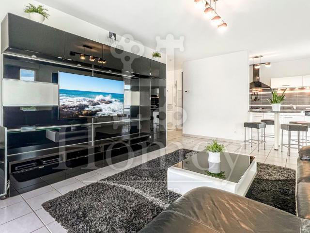 APPARTEMENT T3 MEUBLÉ — AMBILLY Résidence standing Ascenseur — Grand Balcon — Disponible immédiatement