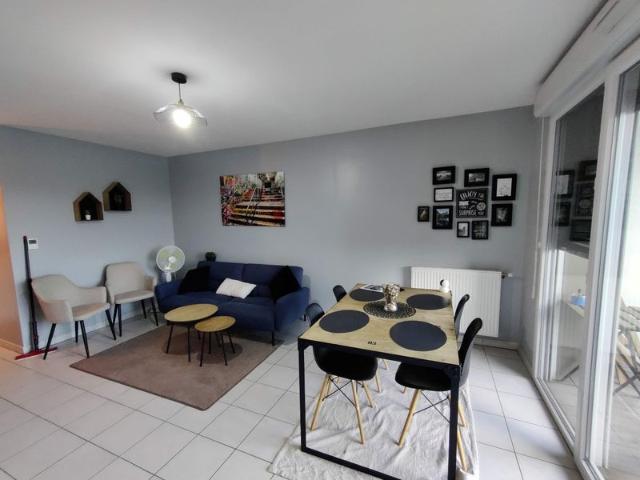 Appartement T3 meublé au dernier étage