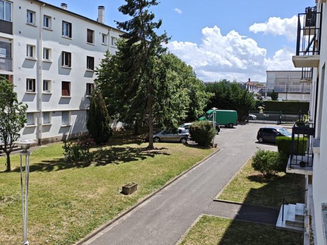 Appartement T3 meublé de 57 m² avec balcon 2 chambres, parking et cave
