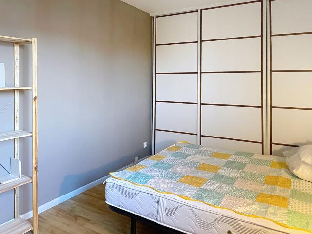 Appartement T3 meublé lumineux avec loggia, dernier étage, quartier Ouest