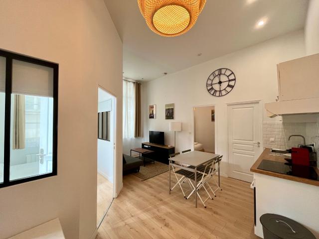APPARTEMENT T3 MEUBLE TOURS HYPER CENTRE