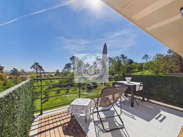Appartement T3 moderne avec balcon et parking en sous sol. 56m² Roquebrune sur Argens
