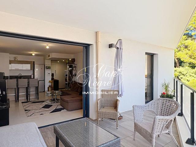 APPARTEMENT T3 NEUF VUE MER HAUT STANDING AVEC GARAGE À VENDRE À CAVALAIRE SUR MER GOLFE DE SAINT TROPEZ