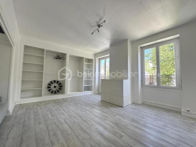 Appartement T3 offrant de beaux volumes et une excellente luminosité !