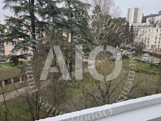 Appartement T3 pièces avec balcons et cave, Avenue de la Rép