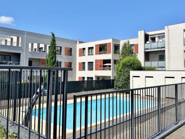 APPARTEMENT T3 PLEIN CENTRE DANS RESIENCE DE STANDING AVEC P