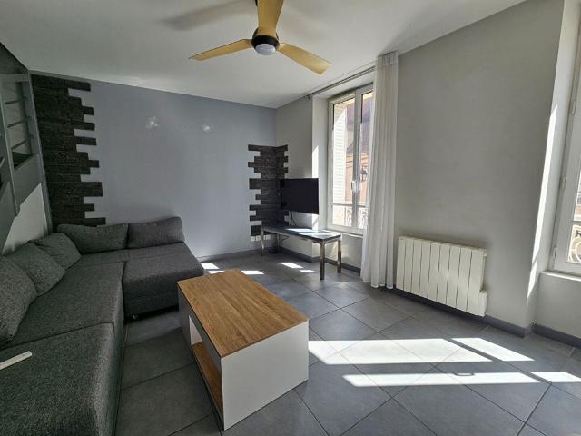 Appartement T3 près de MENNECY à louer