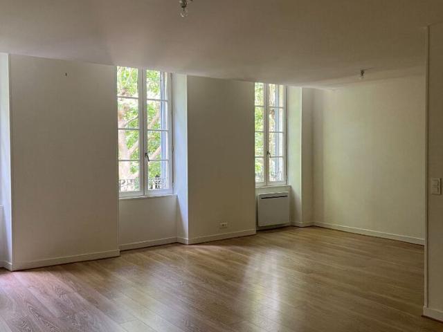 Appartement T3 près de SAINTES à louer