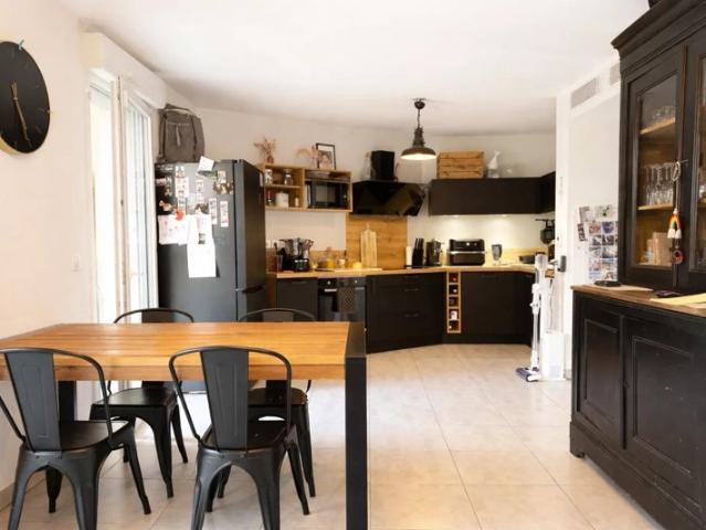 Appartement T3 RDC avec grande terrasse