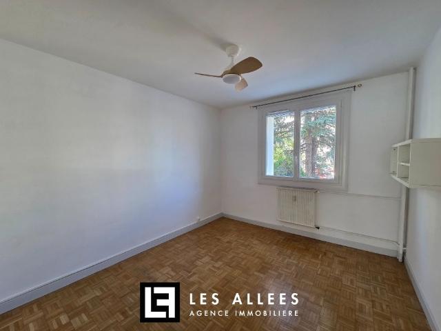 APPARTEMENT T3 RDC SURELEVE