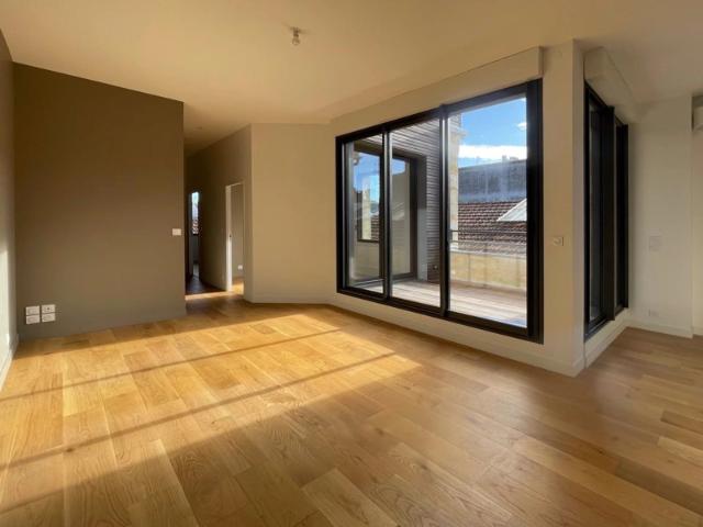 Appartement T3 rénové avec terrasse