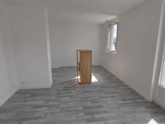 APPARTEMENT T3 RENOVE AVEC JOLIE VUE + BALCON + CAVE A TAIN L’HERMITAGE