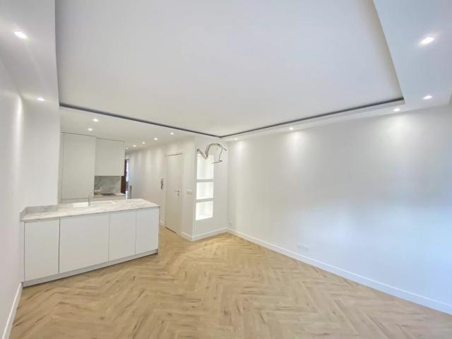 Appartement T3 rénové front de mer Cannes Palm Beach