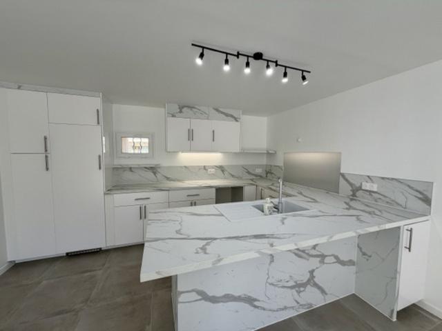APPARTEMENT T3 REFAIT NEUF A VENDRE SUR AIX LES MILLES