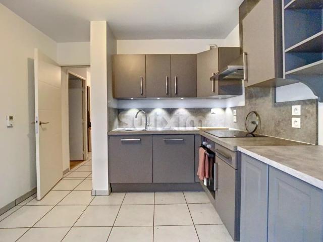 APPARTEMENT T3 REZ DE CHAUSSE TERRASSE 10 M²