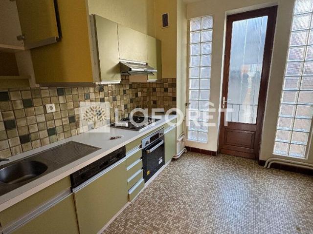 Appartement T3 RIOM ES MONTAGNES à louer