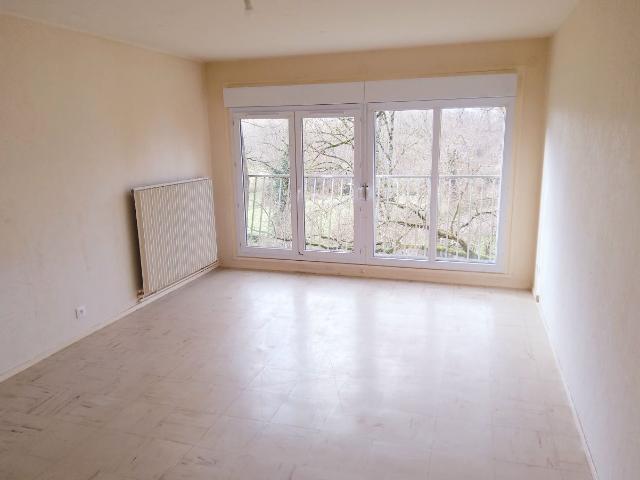 Appartement T3 Saint Amand en Puisaye Cadre verdoyant
