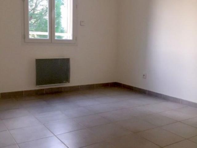 Appartement T3 SAINT CHAMAS à louer