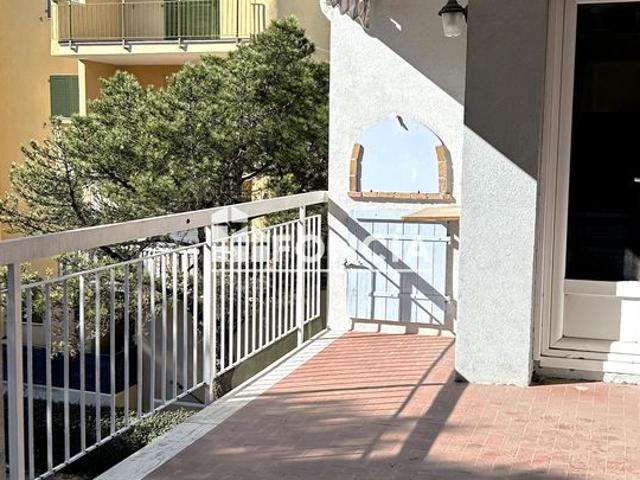 Appartement T3 Spacieux avec Terrasse Proche Centre Ville