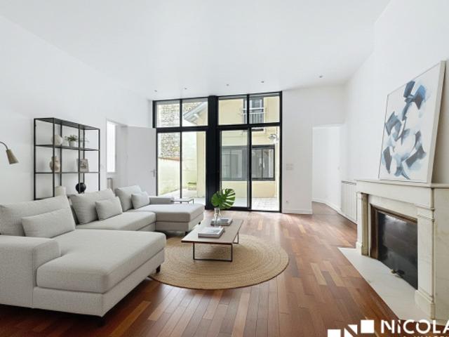 Appartement T3/T4 avec terrasse et parking – Triangle d'Or /