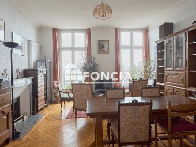 Appartement T3/T4 vue sur Loire face aux Machines volumes charme luminosité