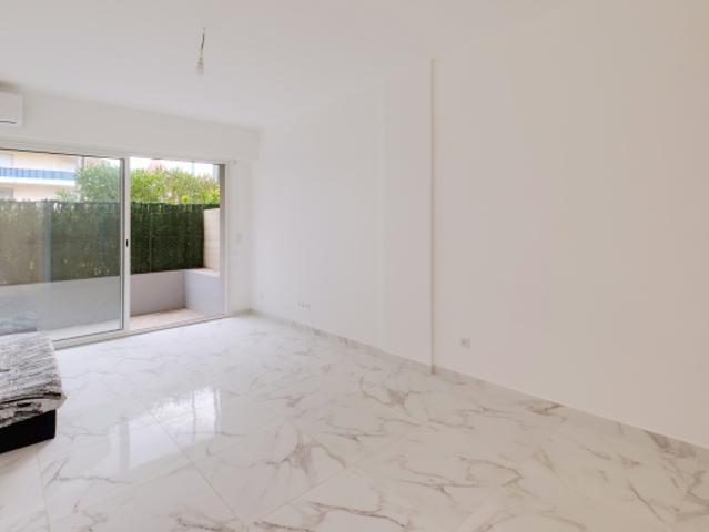APPARTEMENT T1 27.5M² RÉNOVÉ AVEC TERRASSE À LE CANNET, À DEUX PAS DES COMMERCES !
