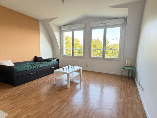 Appartement T1 à louer à Corbeil Essonnes 26.80 m2, 3ème étage